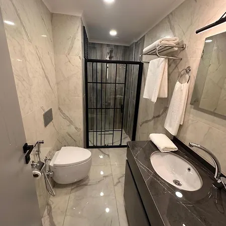 Apartahotel Questa Deluxe 3*